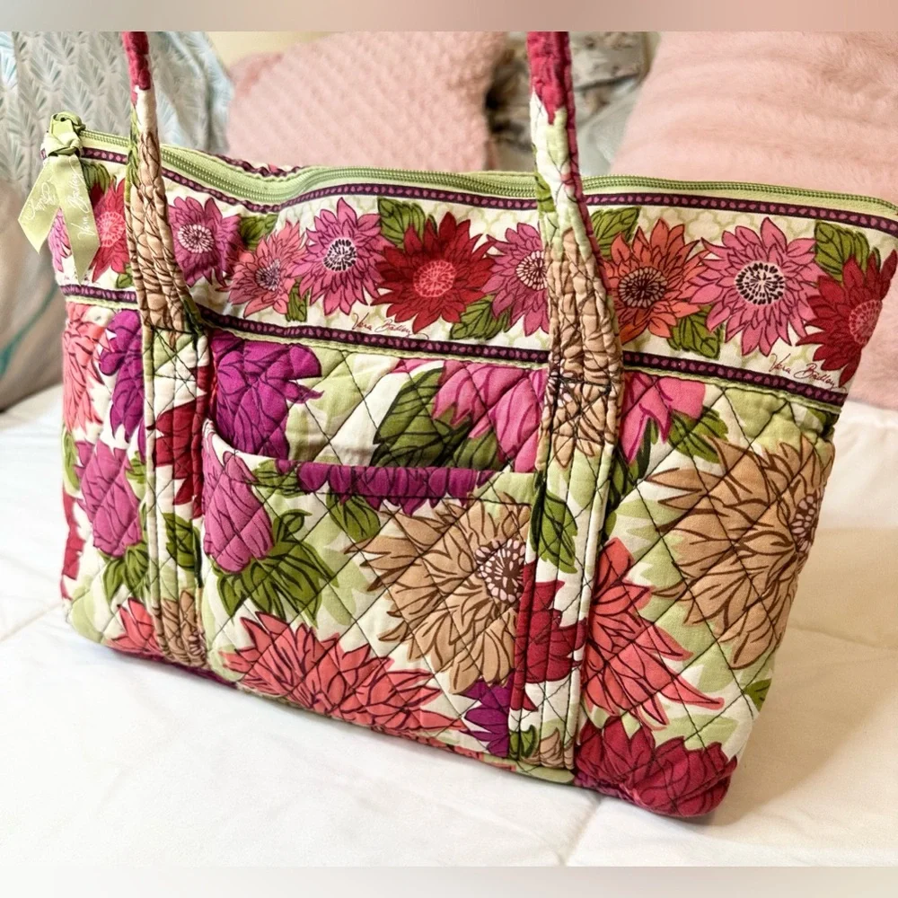 Vera Bradley Quilted Purse Tote in Hello Dahlia Pattern - Picture 2 of 15